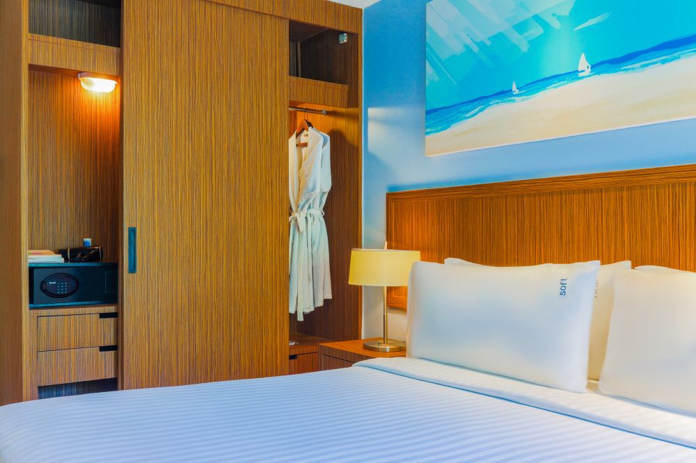1 King 1 Bunk Family Suite, Holiday Inn Resort Phuket Surin Beach (ex. Destination Resorts Phuket Surin Beach) 4*