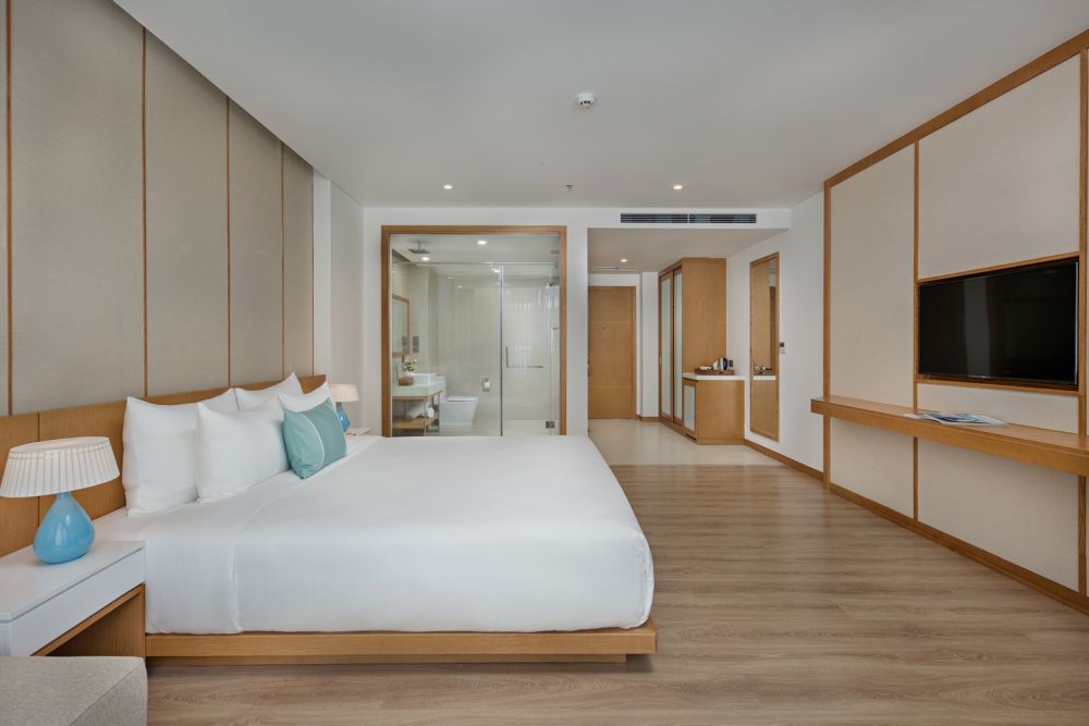 Premier Suite City View, TMS Hotel Da Nang Beach 5*