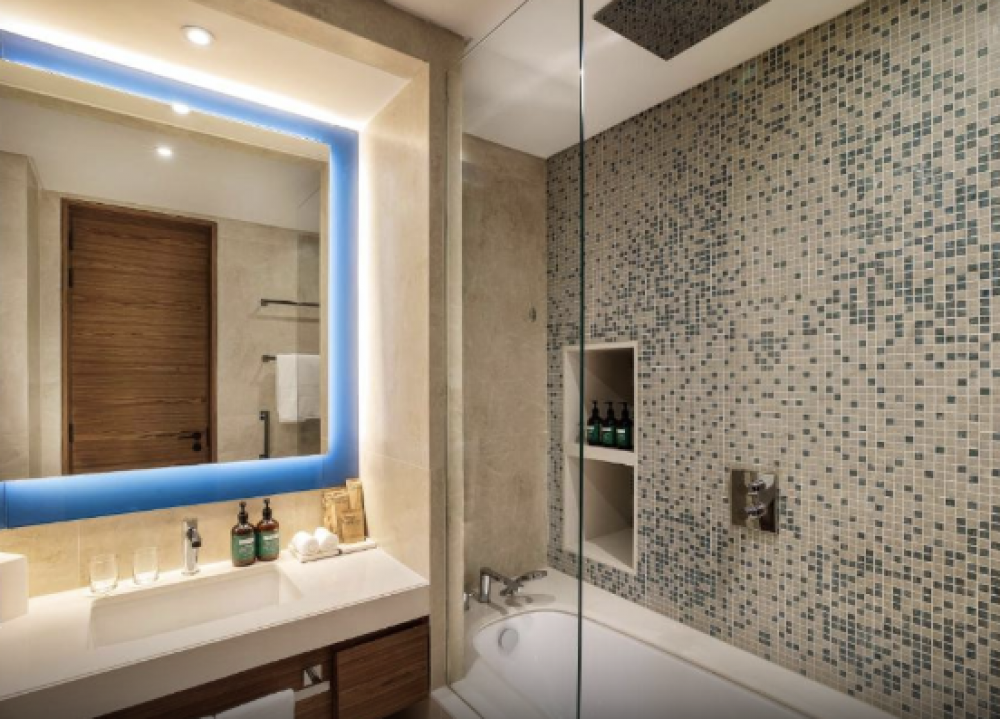 One Bedroom Suite, Tumbi Hotel Dubai The Palm, Tapestry Collection by Hilton 4*
