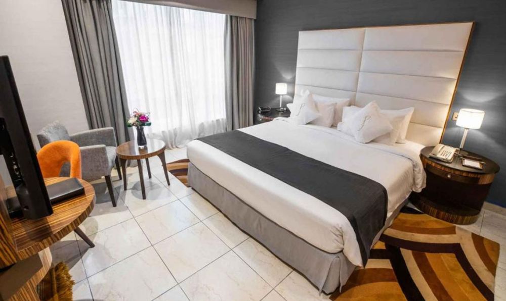 Deluxe 1-Bedroom Apart, City Premiere Hotel 