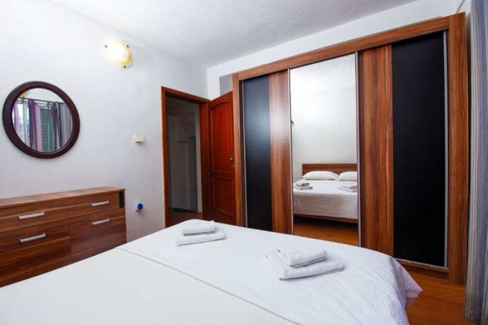 APP 02+2, Violet Economy Guest House 2*
