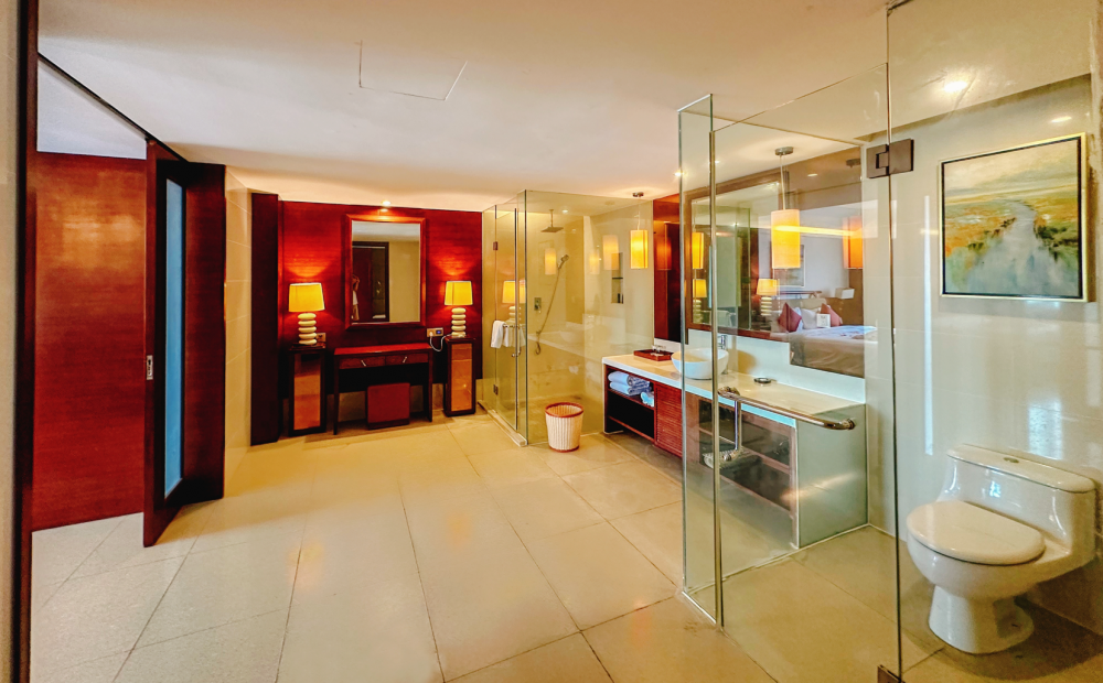 Deluxe Seaview Suite, Sanya Marina Sea View Hotel (ex.Marina Spa Hotel Sanya) 4*