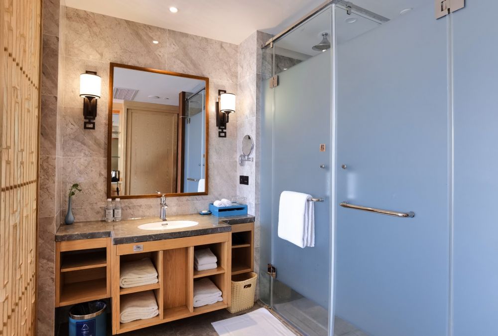 Superior Ocean View Room（City Ocean View), Da Dong Hai Hotel Sanya 5*