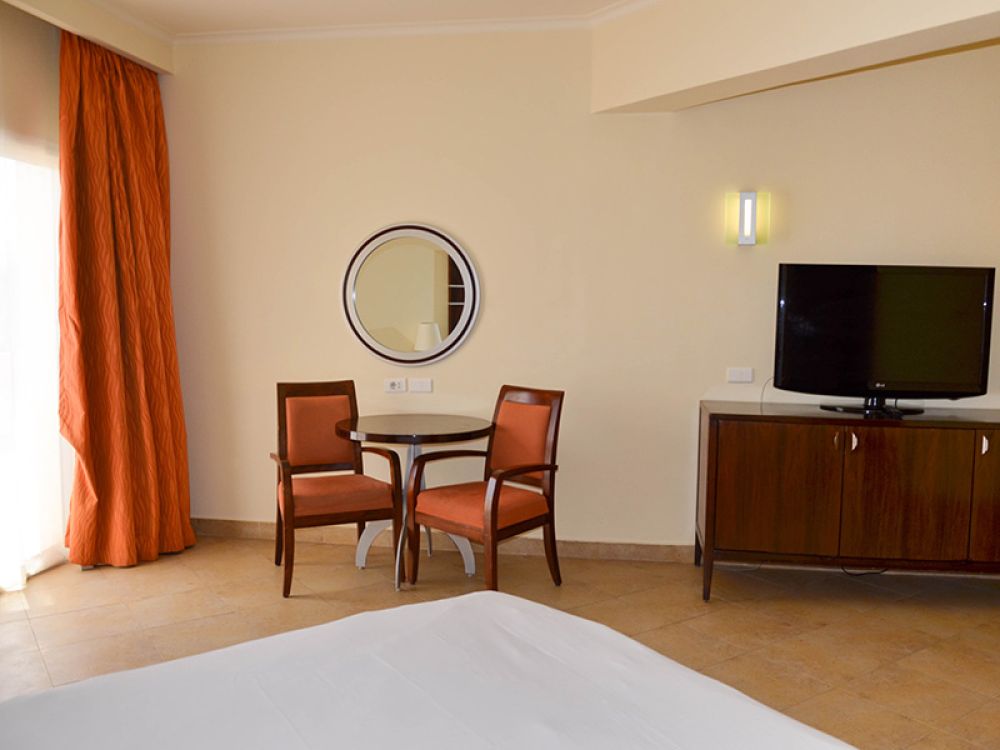 Family Room/ Pool View, Doubletree By Hilton Sharm Bay Resort Mountain Side 4*