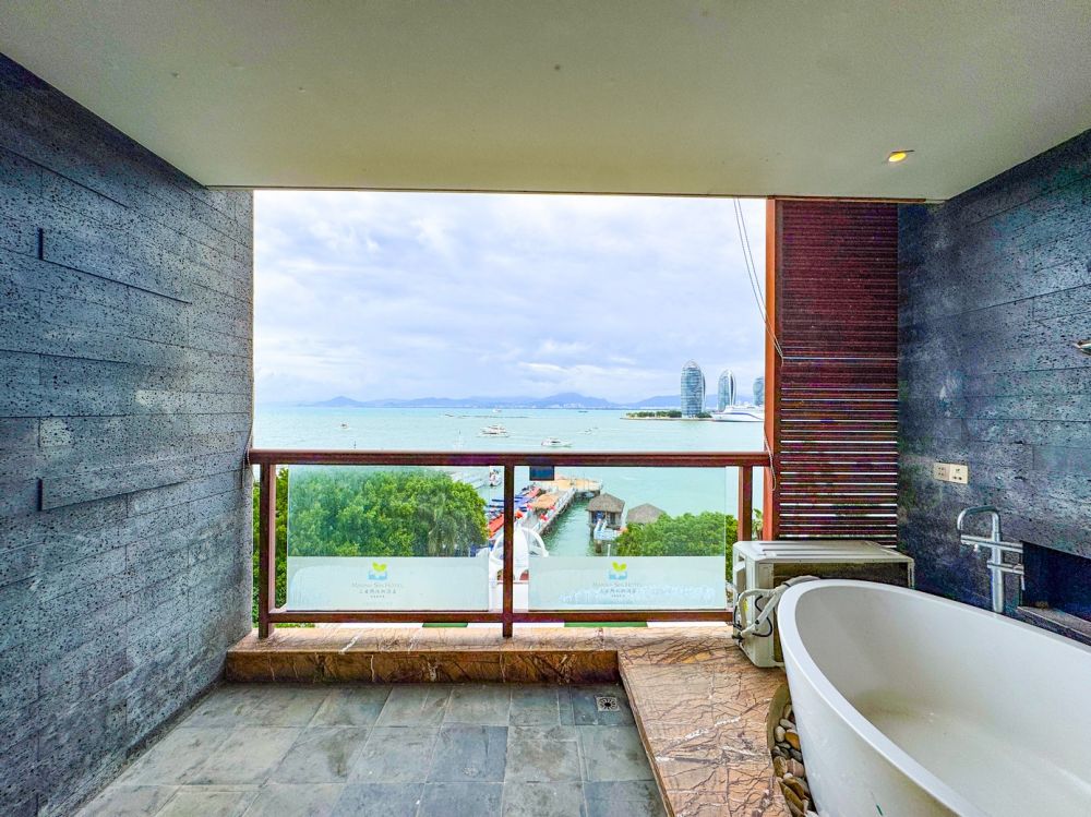 180° Ocean view Twin Room, Sanya Marina Sea View Hotel (ex.Marina Spa Hotel Sanya) 4*