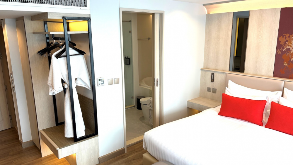 Junior suite terrace (king bed), Centre Point Hotel Pratunam 4*