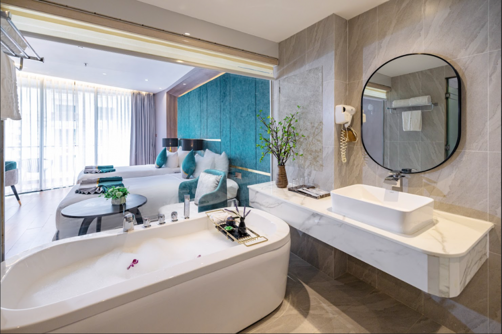 Premium Deluxe SSV with/without balcony, Cicilia Hotel & Spa Danang 4*