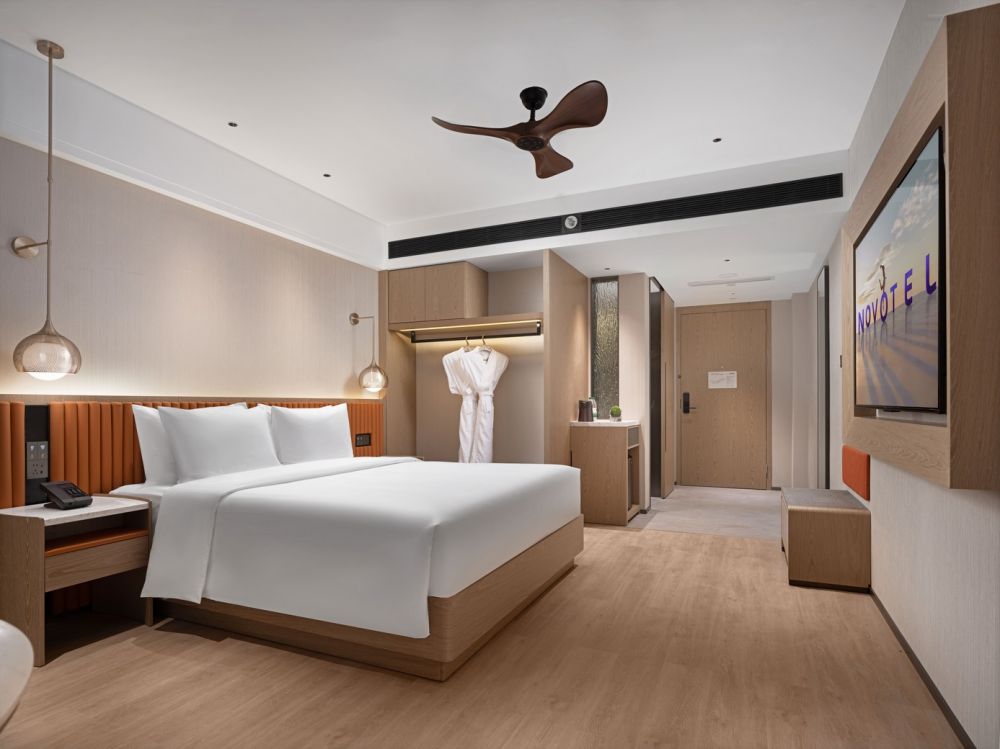 Standard King Room, Novotel Sanya Bay Yatai 5*