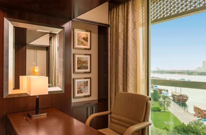 Deluxe / Club Creek View, Sheraton Dubai Creek Hotel & Towers 5*