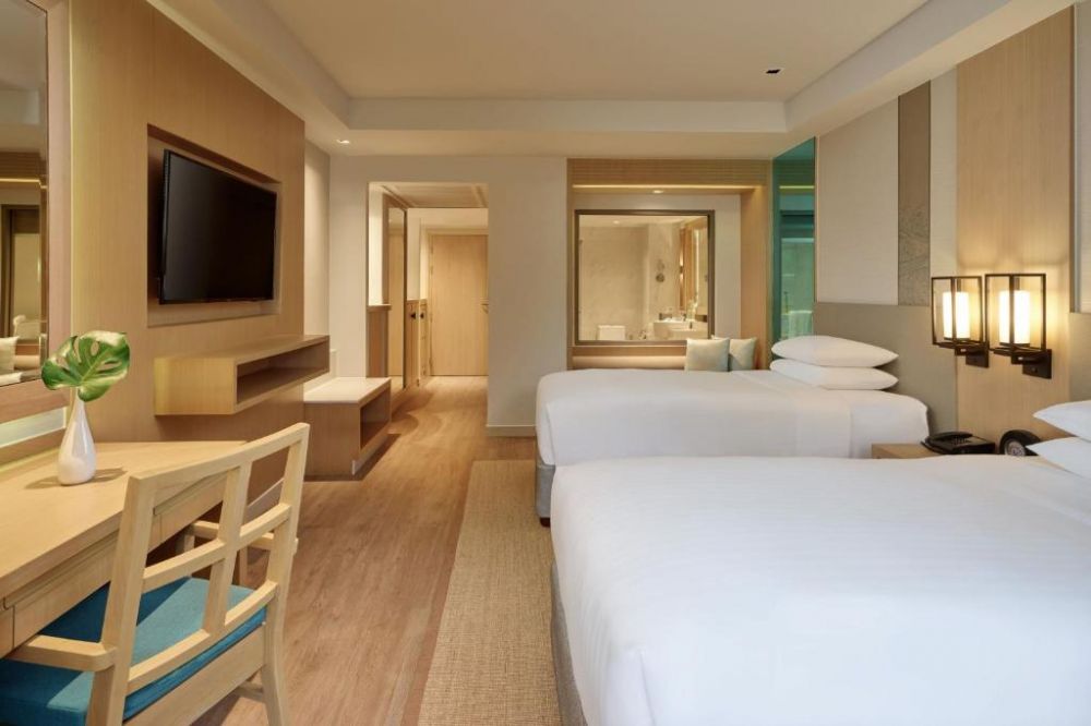 Guest Room Pool View, Phuket Marriott Resort & Spa Merlin Beach 5*
