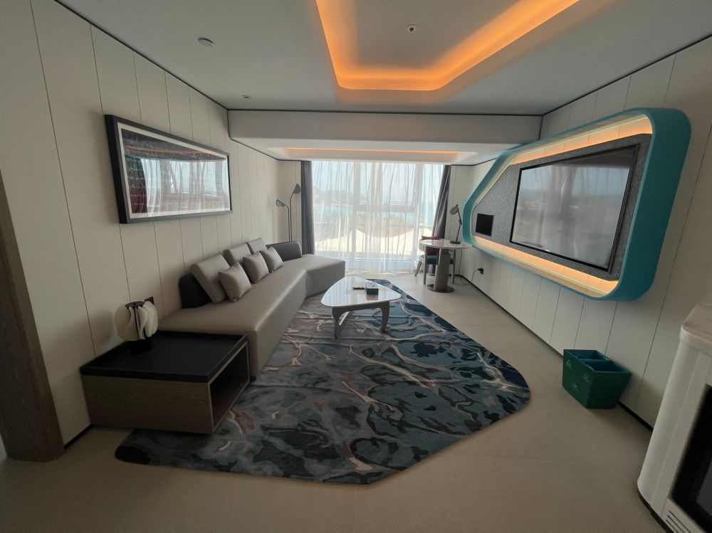 One-bedroom and one-living room sea view suite, Pearl River Garden 5*