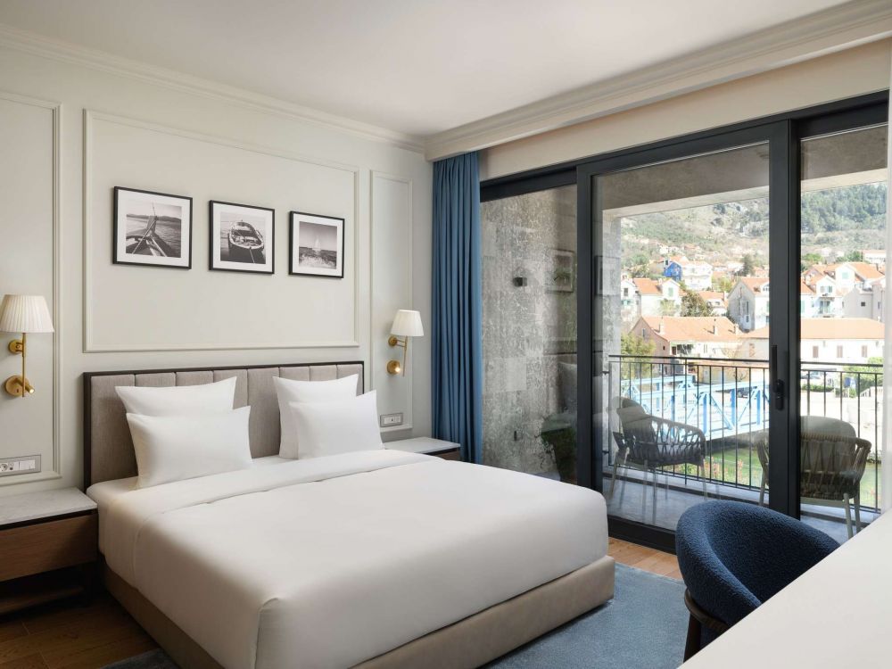 Deluxe Apartment Sea View with 2 Bedrooms, Mövenpick Hotel & Residences Teuta Kotor Bay 5*