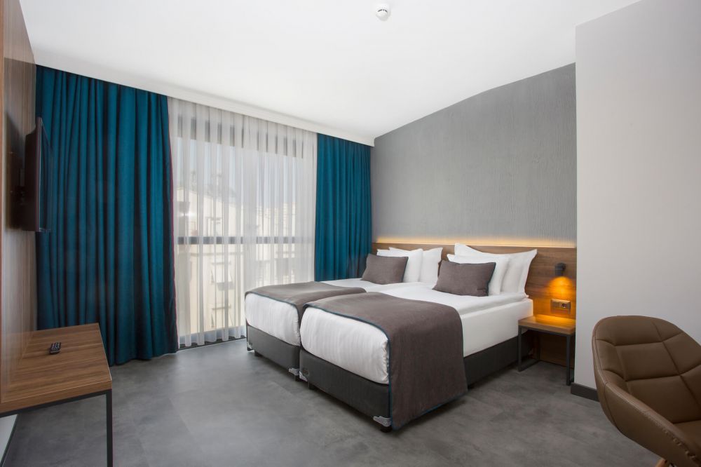 Standard Comfort Room, Falcon 1511 