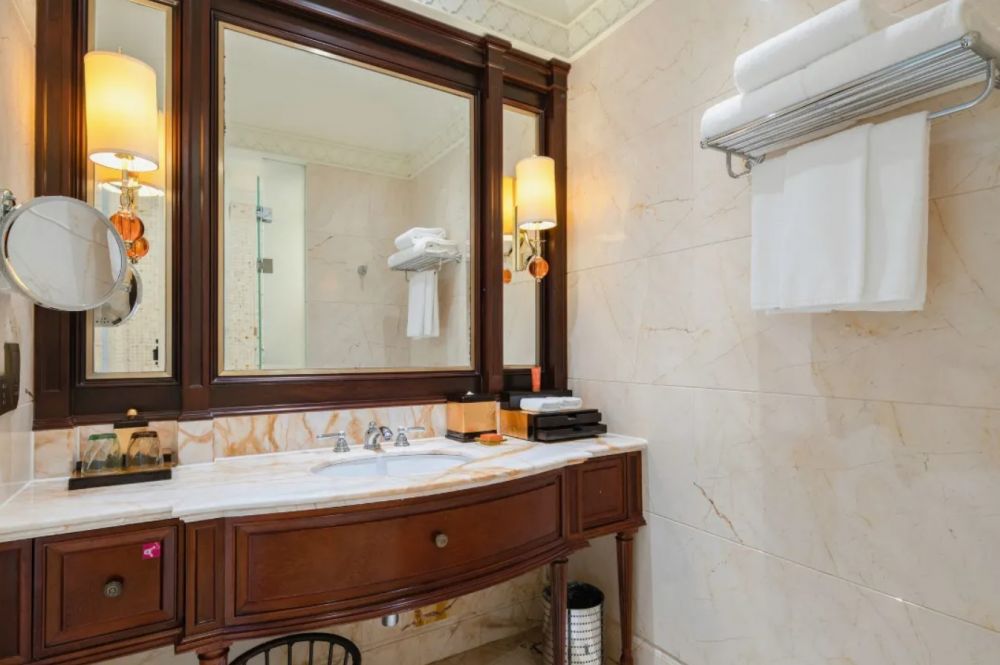 Crowne Plaza Standard Sea View High Room (ex.Super Sea View), Crowne Plaza Resort Sanya Bay 5*