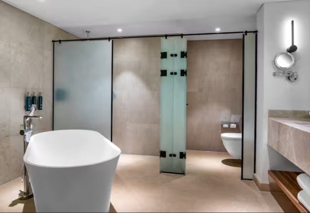 Beachside Premium Suite PV/SV, Doubletree By Hilton Sharm Bay Resort Mountain Side 4*