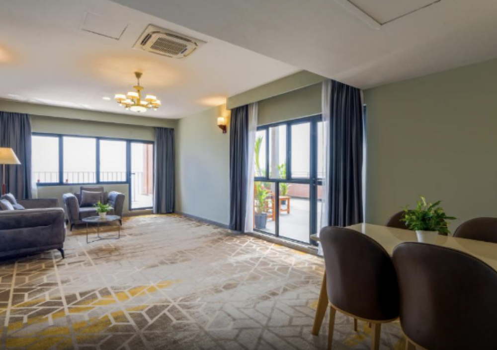 Presidential Suite Room, Manhattan Business Hotel 4*