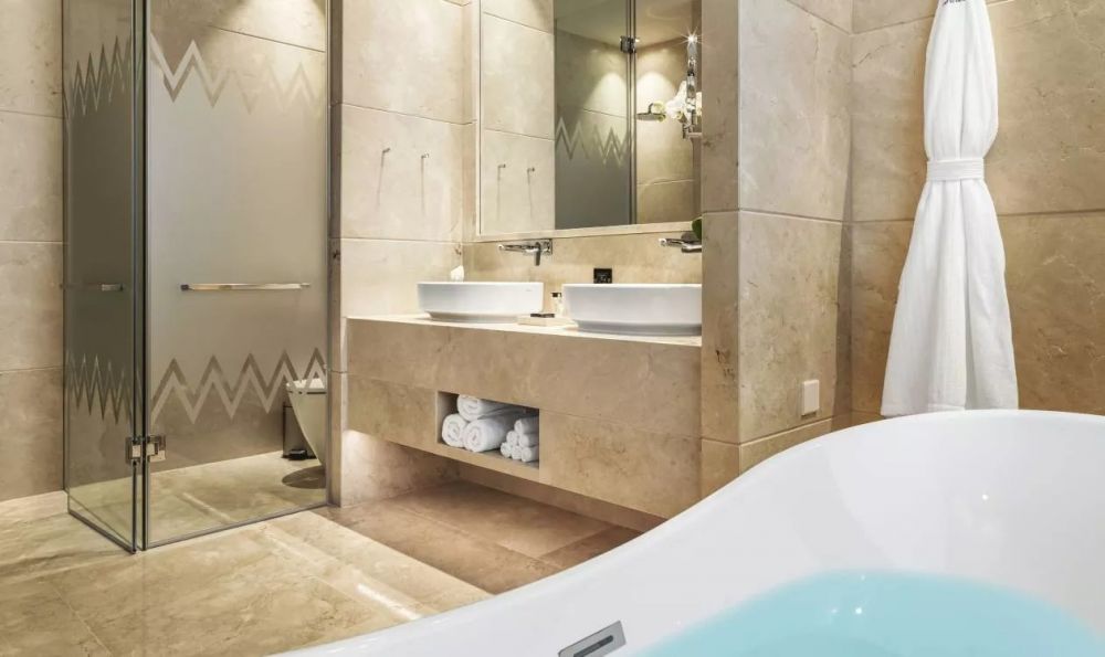 Cap Thalassa Room, Cap St Georges Hotel & Resort 5*