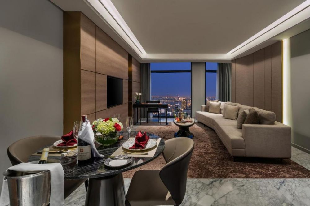 One-Bedroom Suite with River View - Lounge Access, Crowne Plaza Danang City Center 5*