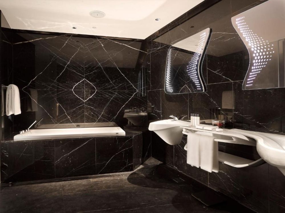 Passion Suite, ME by Meliá Dubai 5*