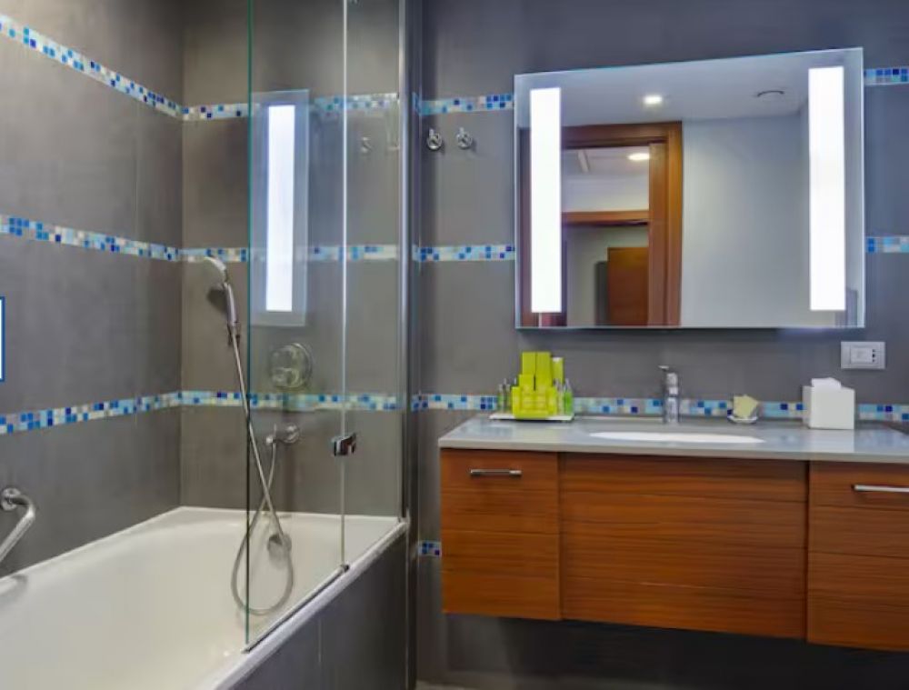 Hilton Deluxe Room Marina View French & Twin Bed, Double Tree Hilton Kusadasi 