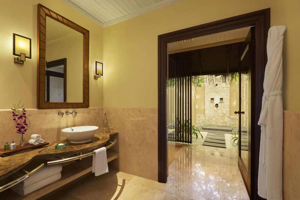 Sunset Beach Villa with Pool, Taj Exotica Resort & Spa 5*