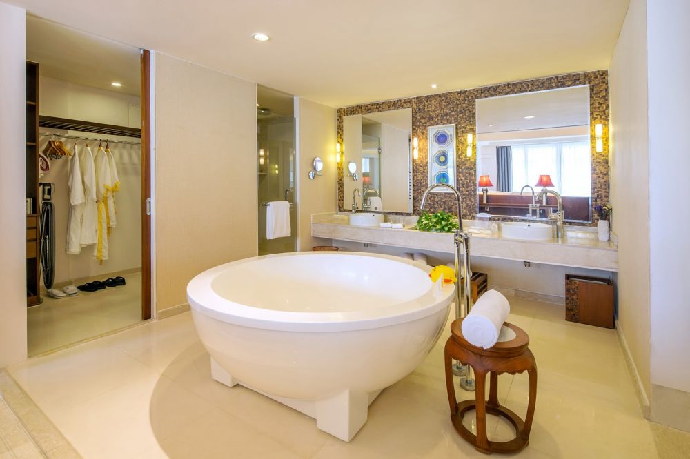 Swiss Superior Suite (ex.Deluxe Family Suite (2 bedroom)), Swissotel & Grand Mercure Sanya Yalong Bay 5*