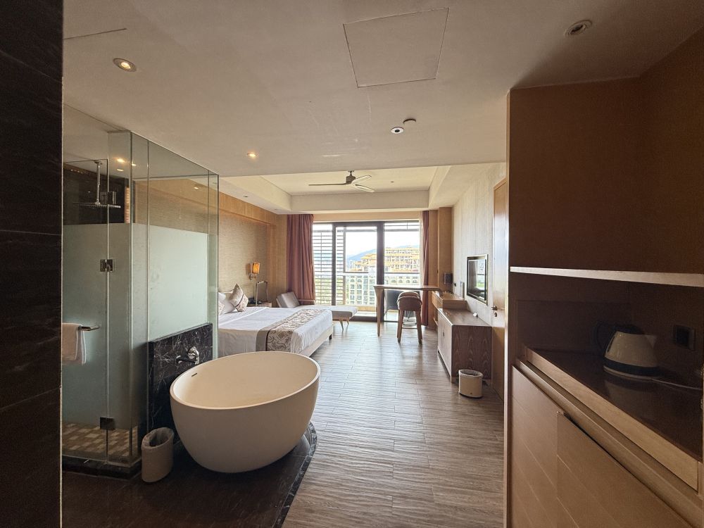 King Deluxe Room, Mangrove Tree Resort World Sanya Bay 5*