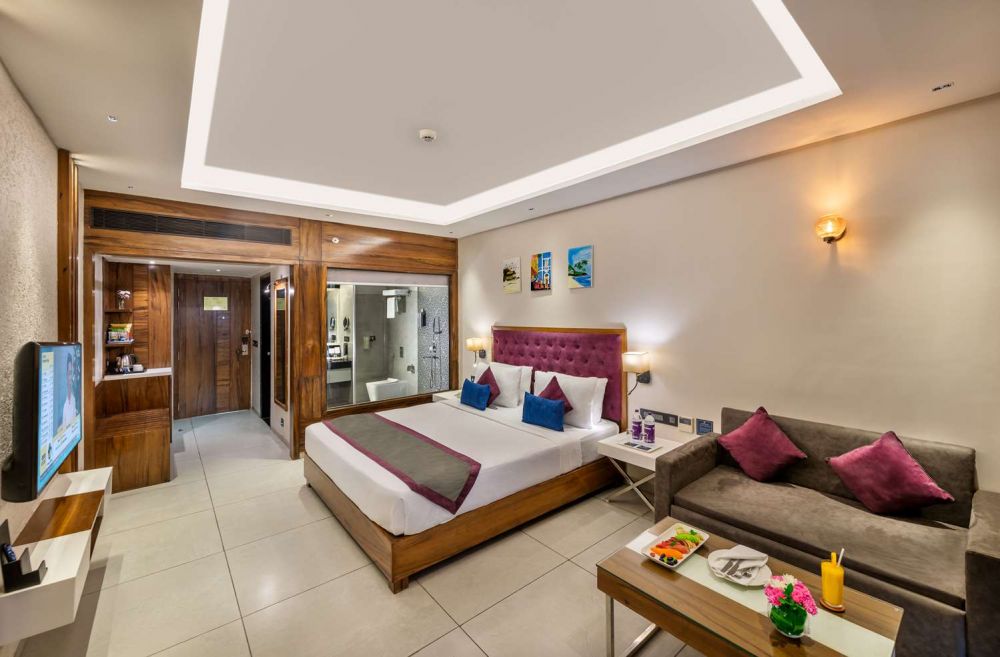 Pool View Room, Golden Tulip Goa 4*
