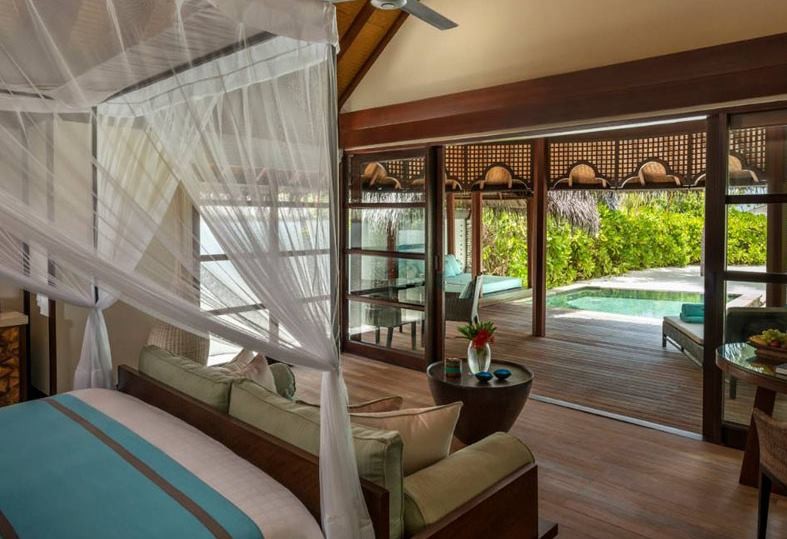 Sunrise Beach Bungalow with Pool/Sunset Beach Villa with Pool, Four Seasons Kuda Huraa 5*
