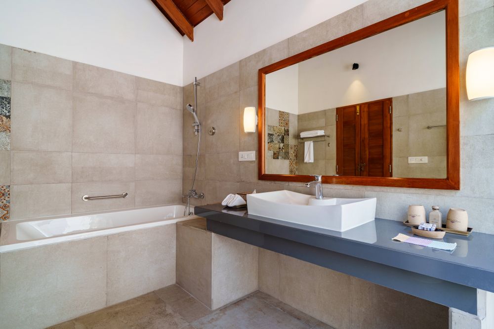 Deluxe Beach Villa, Reethi Faru Resort 4*