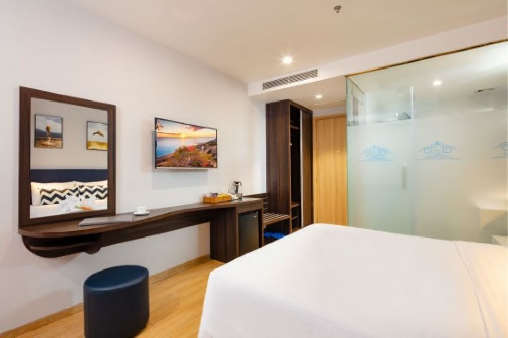 Superior City View, Crown Hotel Nha Trang 3*