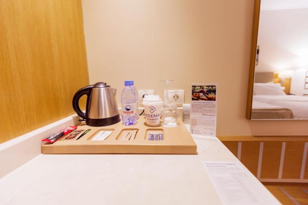 Улучшенный номер с видом на город/реку, Hayat Hospitality Oskemen 5*
