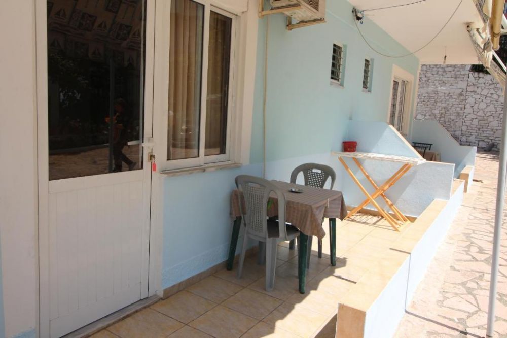 Studio 1st Floor/Studio Sea View 4th Floor, Mejdi Apartments 