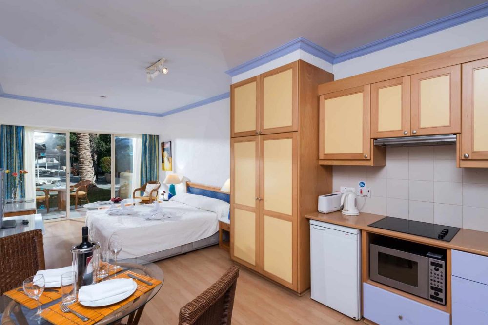 Studio Apartment, Paphos Gardens Hotel 3*