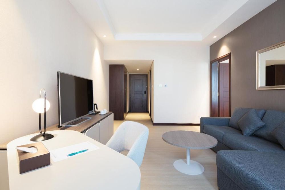 Suite, Barcelo Al Jaddaf Hotel (ex. Occidental Al Jaddaf) 5*