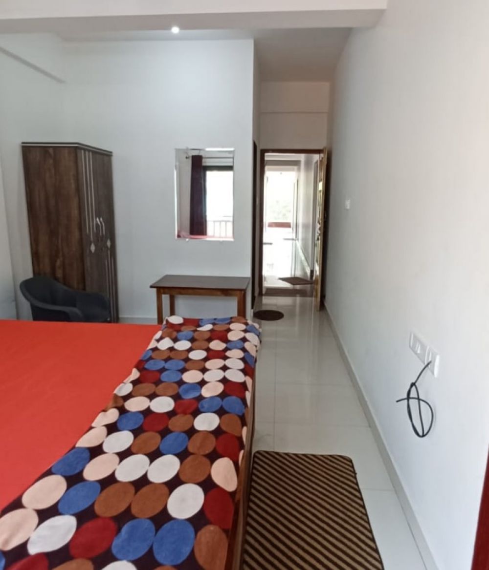 Deluxe AC, Prakash Holiday Inn (ex. Rishi House) 2*