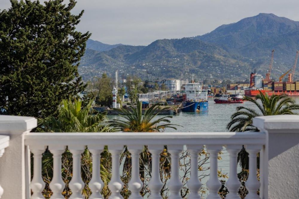Suite city view/terrace, Le Port Apart Hotel 4*