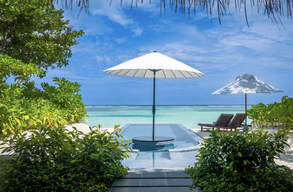 Beachfront Infinity Pool Villa, LUX* South Ari Atoll 5*