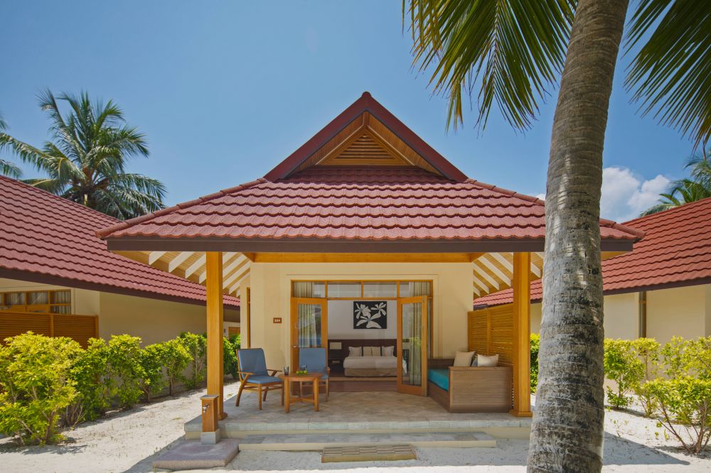 Beachfront Deluxe Bungalow, Niva Kurumba Maldives (ex. Kurumba Maldives) 5*