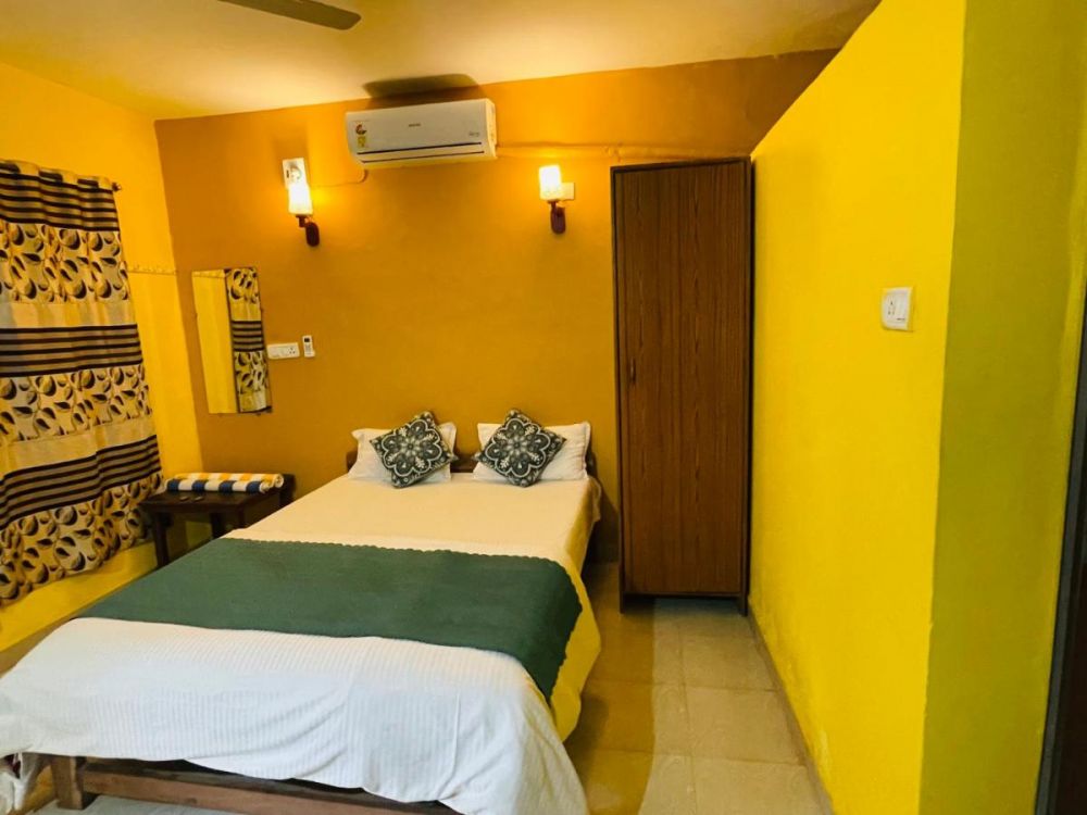 Standard Non AC/with AC, Samantha Inn 1*