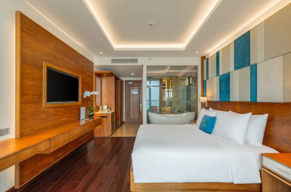 Ocean Front, Mandila Beach Hotel 3+
