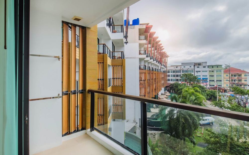 Family Room - Pool View, The Lunar Patong 4*