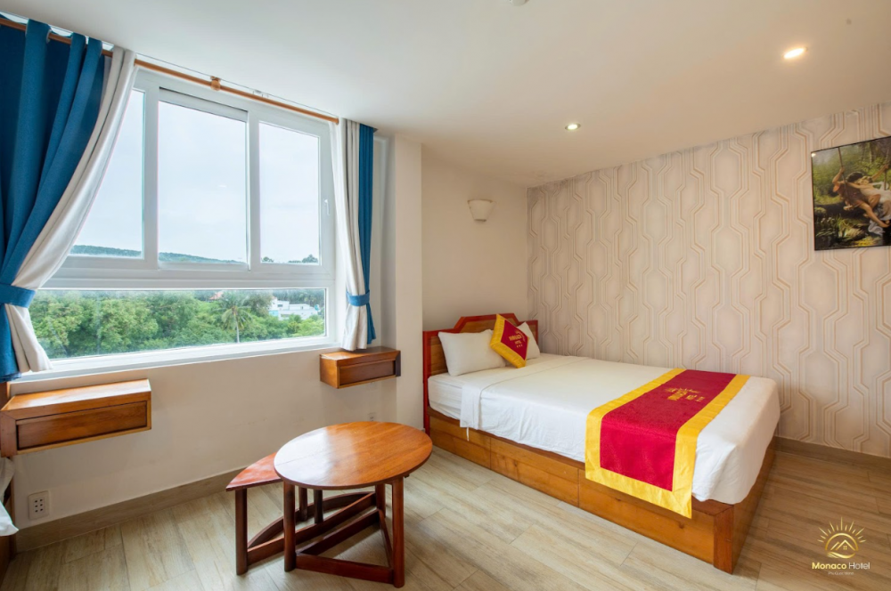 Double Mountain/Ocean View, Monaco Hotel 3*