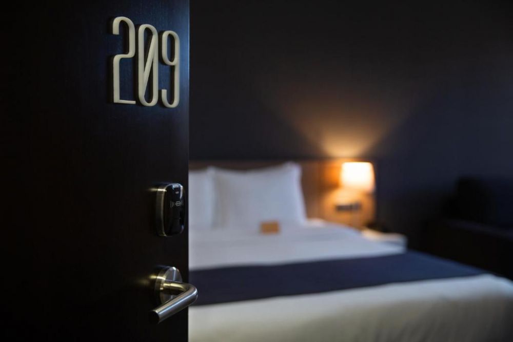 Deluxe, Nova Hotel 4*