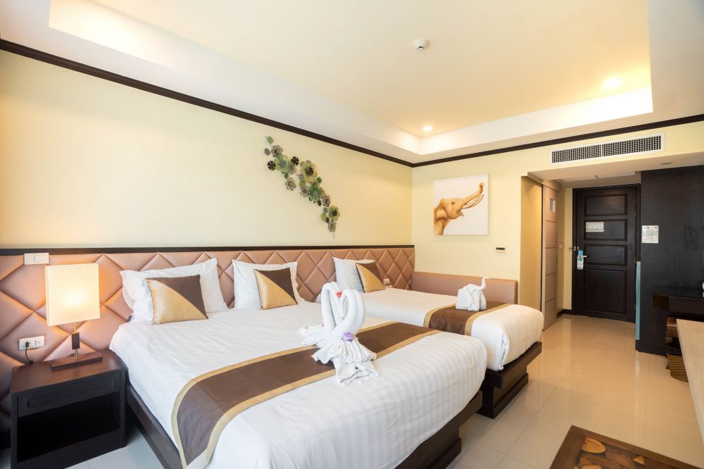 Deluxe Double or Twin Room with Balcony, Baan Sailom Hotel 3*