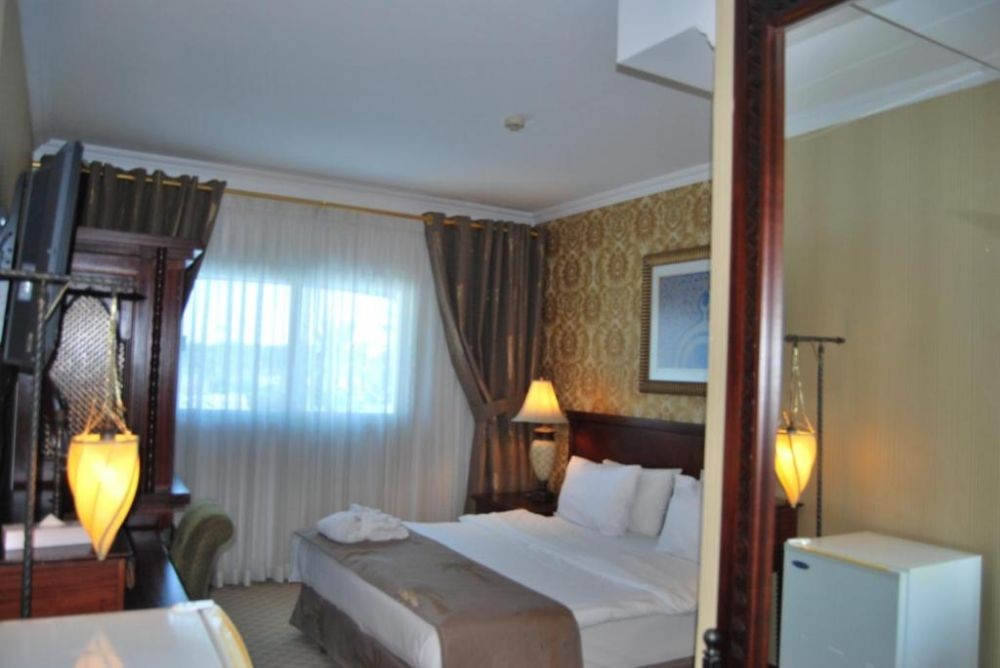 Standard Room (Deluxe Room), Sharjah International Airport Hotel 2*