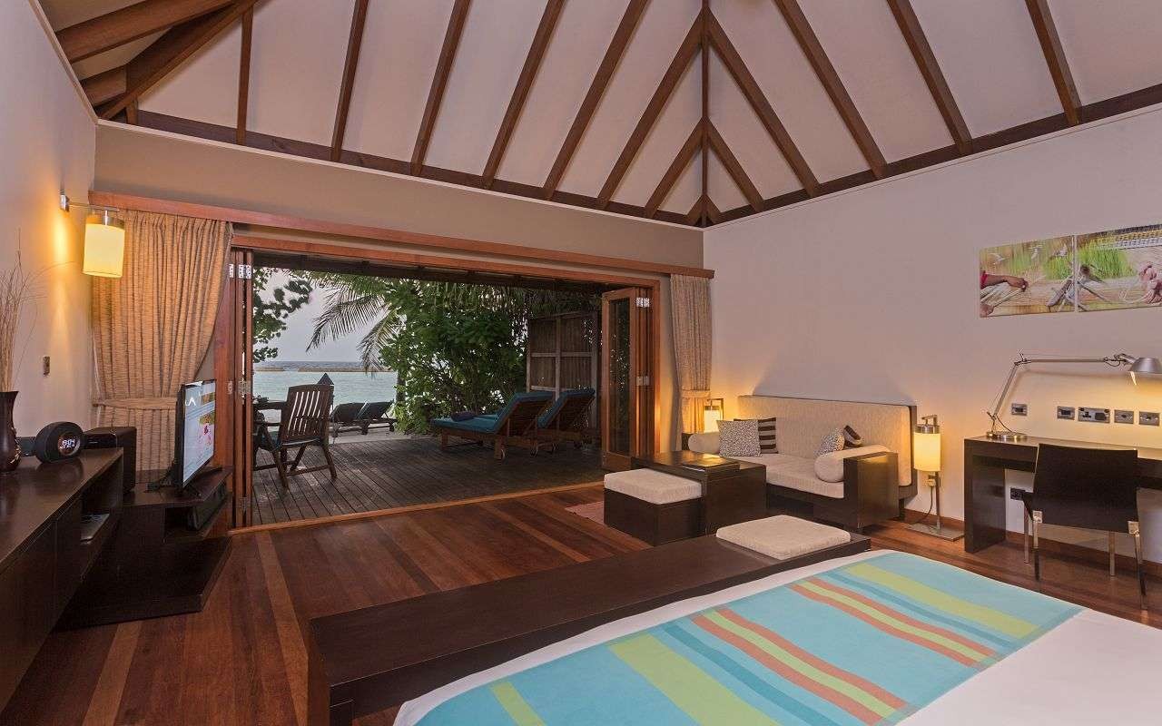 Jacuzzi Beach Villa, Veligandu Island Resort 5*