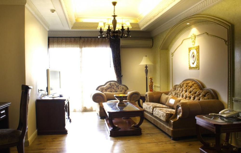 1 Bedroom Suite, Four Seasons Place 3+