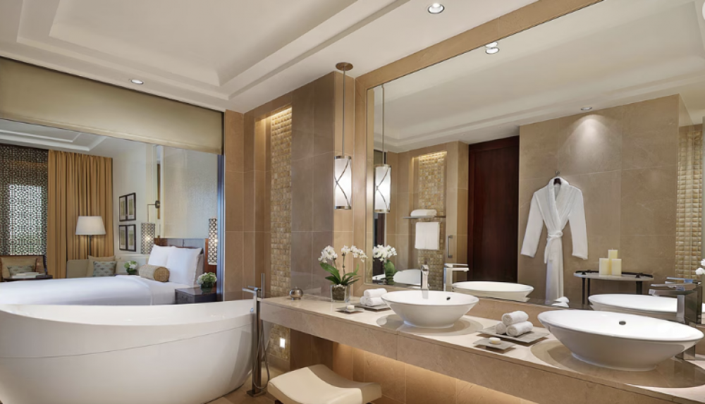Club Garden KING, The Ritz-Carlton, Dubai 5*