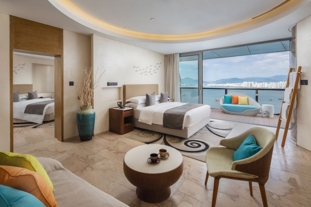 Panorama Ocean View Suit (Two King Beds Room), Phoenix Island Resort Sanya 5*